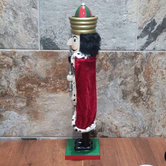 Wooden Nutcracker Red Velvet Cape 24 Inch Tall Green Base - Picture 5 of 12